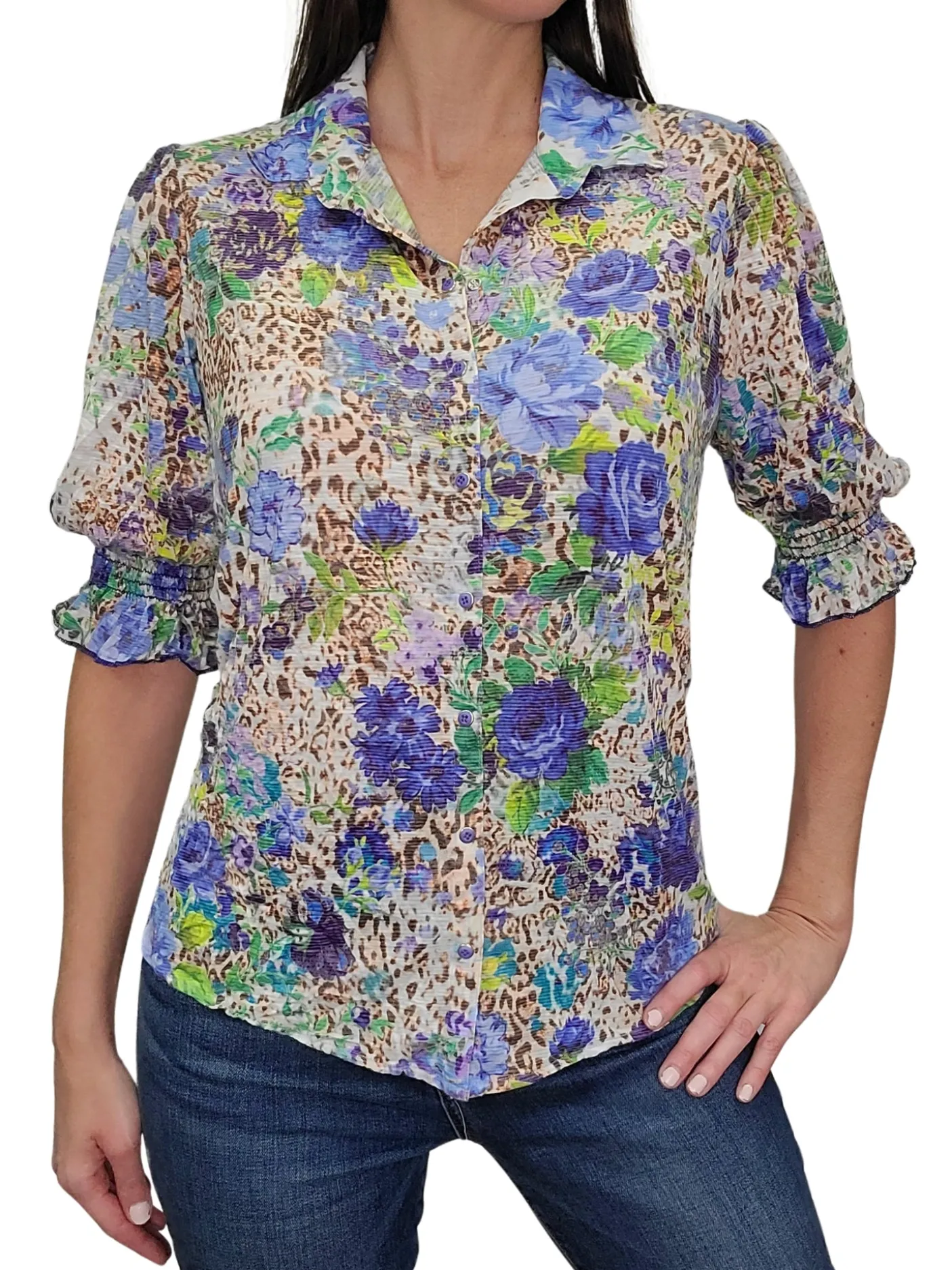 Wet Collared Blouse with Smocked Sleeves